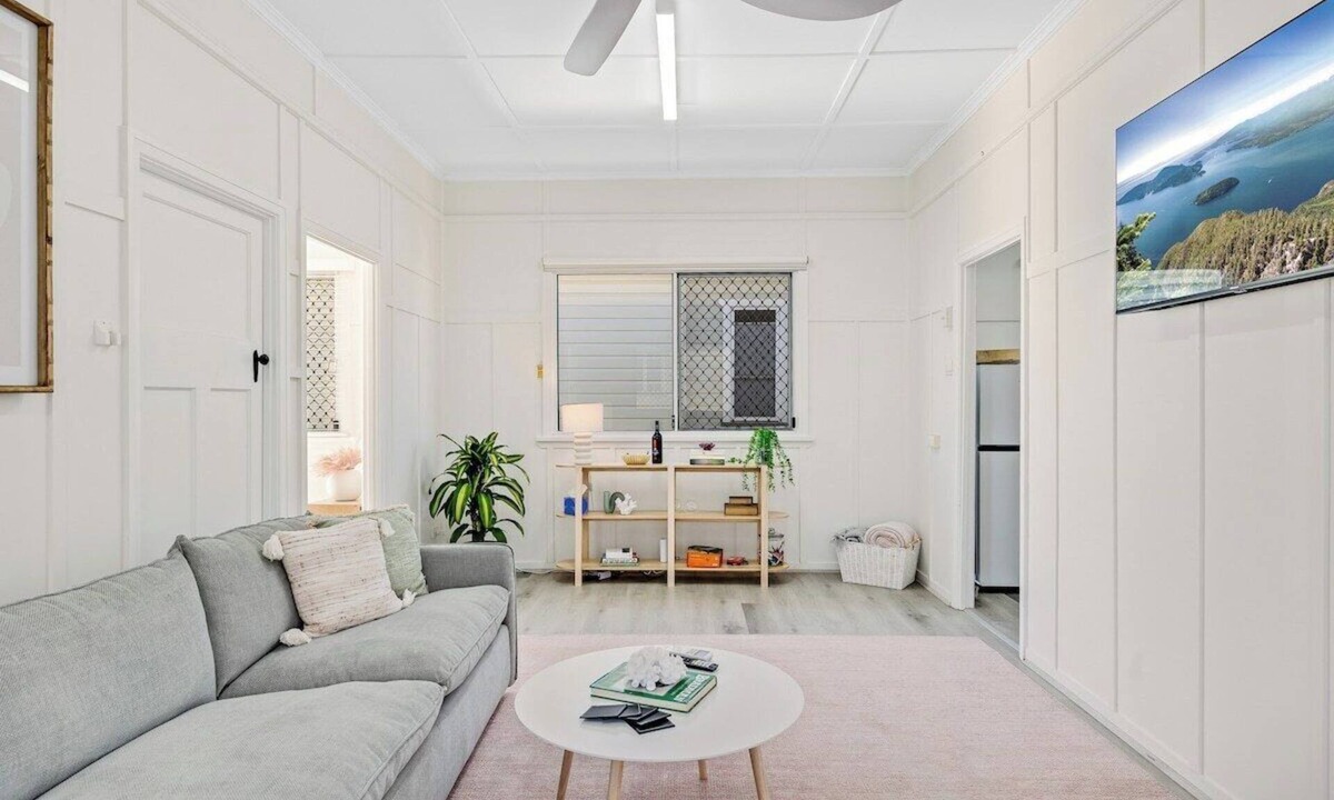 East Toowoomba House | Sage Cottage! CBD Perfection!