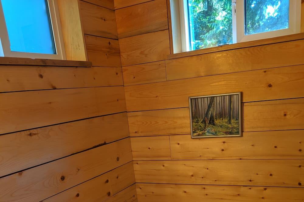 Sandy Hook Apartment | Sandy Hook Studio with full kitchen/ stones throw from Beach