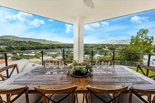 Mooroobool House | Scenic 5BR Retreat, Sea, City & Mountain Views