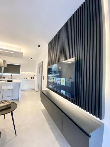 Porto Rafti Apartment | Seafront Apartment by C2C Architects