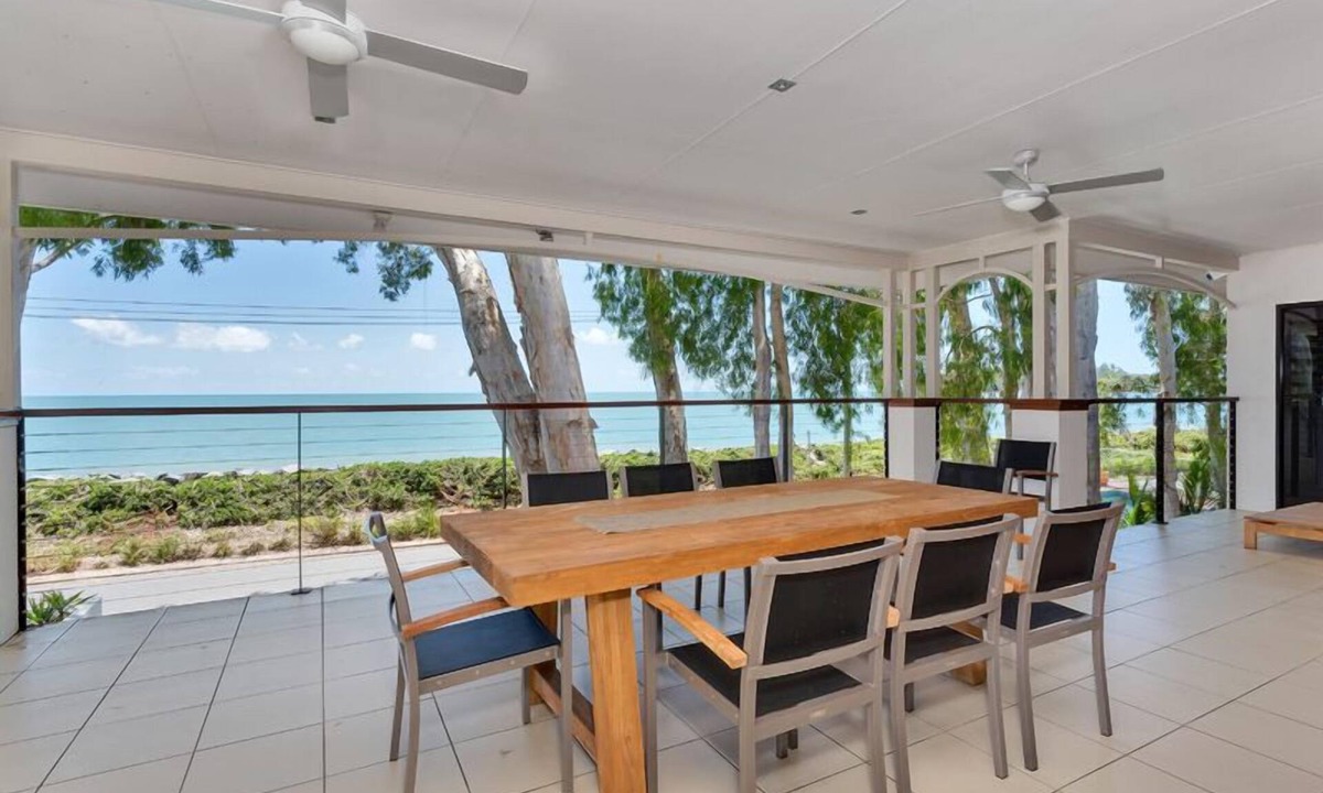 Clifton Beach House | Seascape - Absolute Beachfront, Luxury Holiday house in Clifton Beach