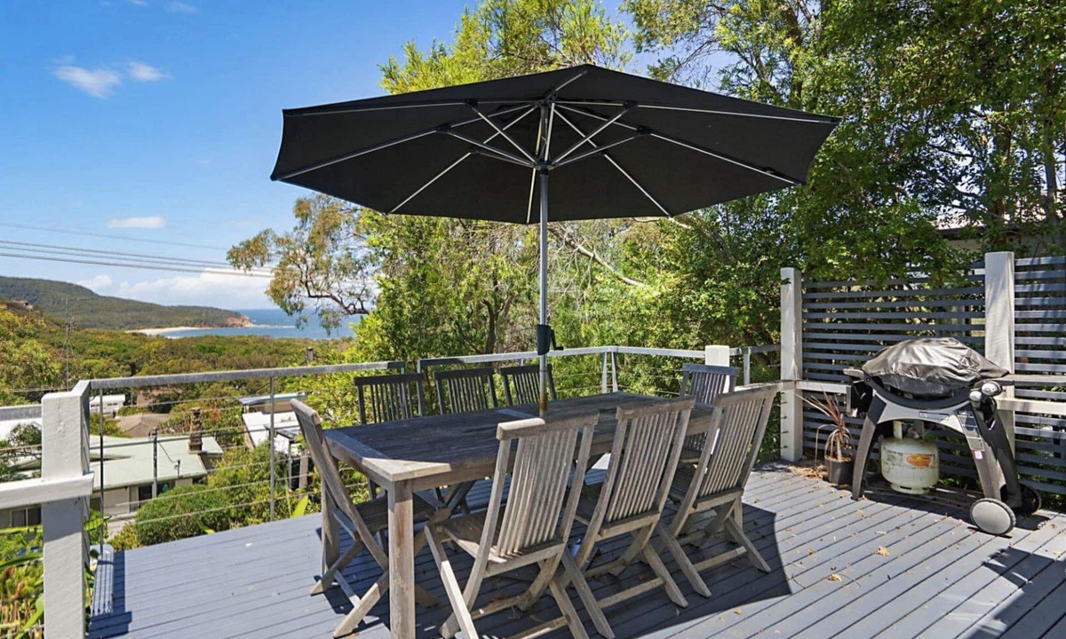 Killcare House | Short Stroll to Killcare Beach by HolidayCo.
