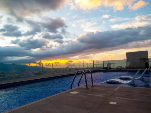 Curridabat Apartment | Skyline 20th Floor Studio with Pool, AC & Free Parking
