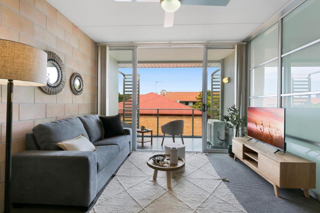 Southport Apartment | Sleek Apartment with Pool and Rooftop Terrace