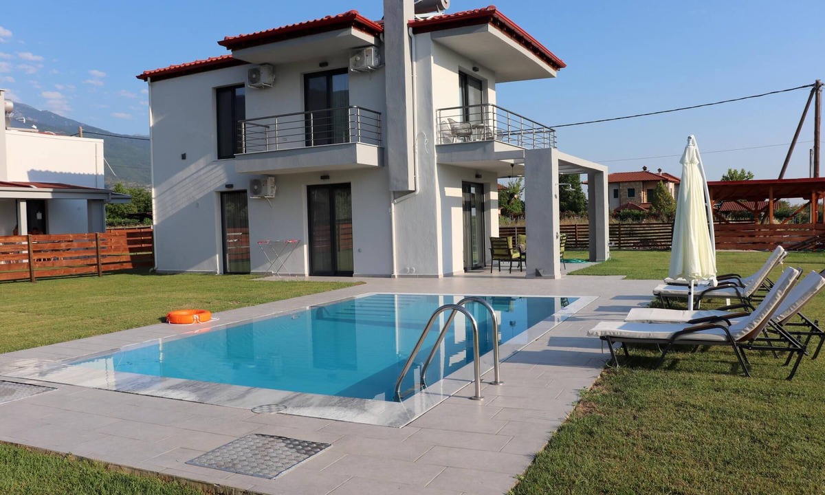 Skotina House | Small beautifully located resort with private pools.