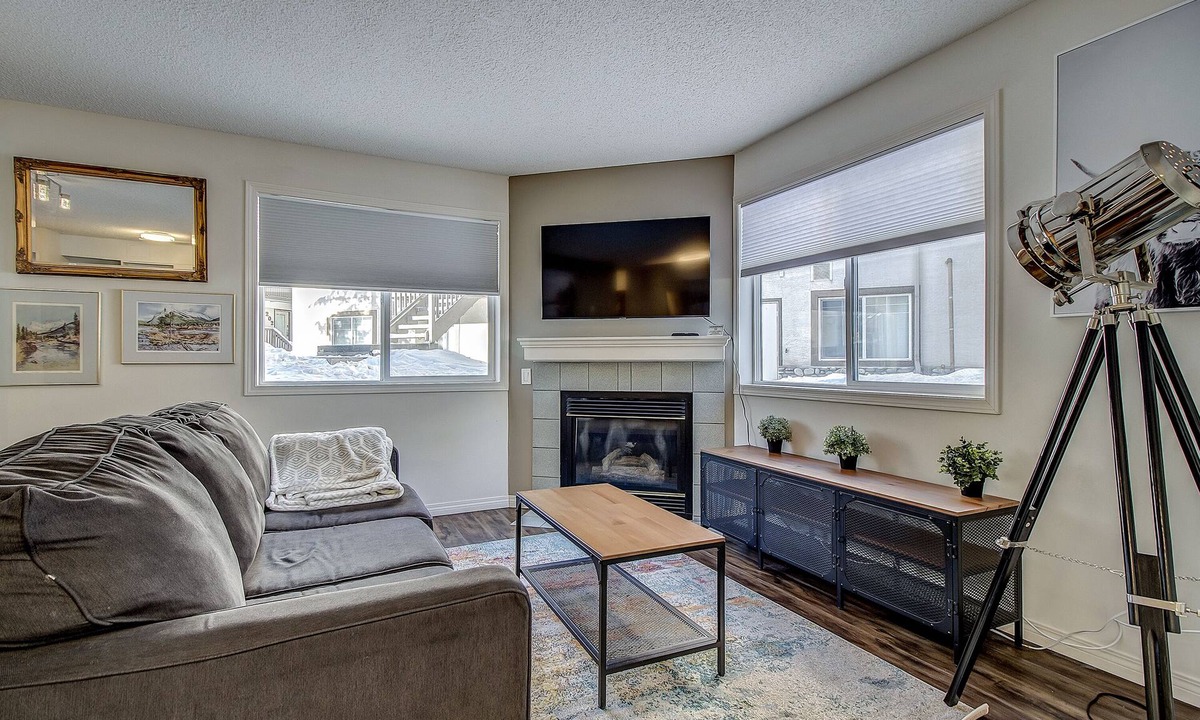 Harvie Heights Cabin | Spacious condo unit Getaway to the Rocky