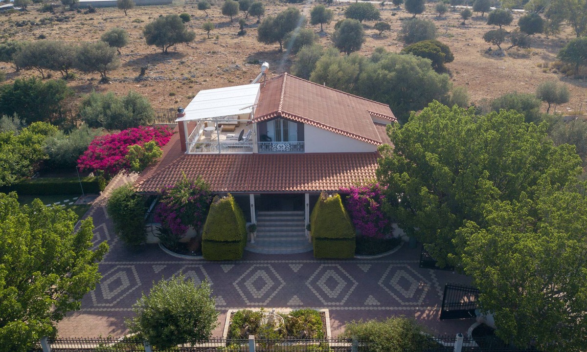 Nafplio Villa | Spacious Villa with heated pool that becomes indoor