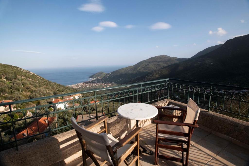 Livadi House | Stone house with panoramic view