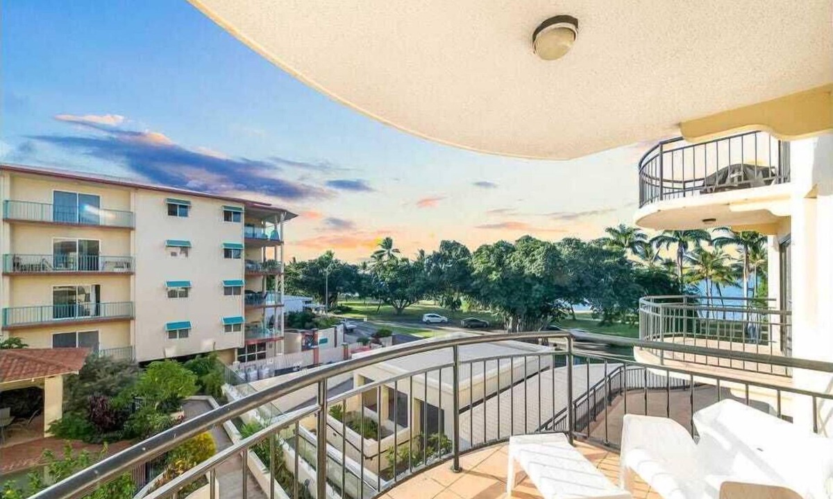 North Ward Apartment | Strand Park OceanFront Apt*Spacious 1 bedroom*POOL