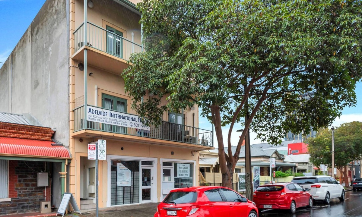 Adelaide Central Business District Cabin | Studio 7 - Wright Lodge
