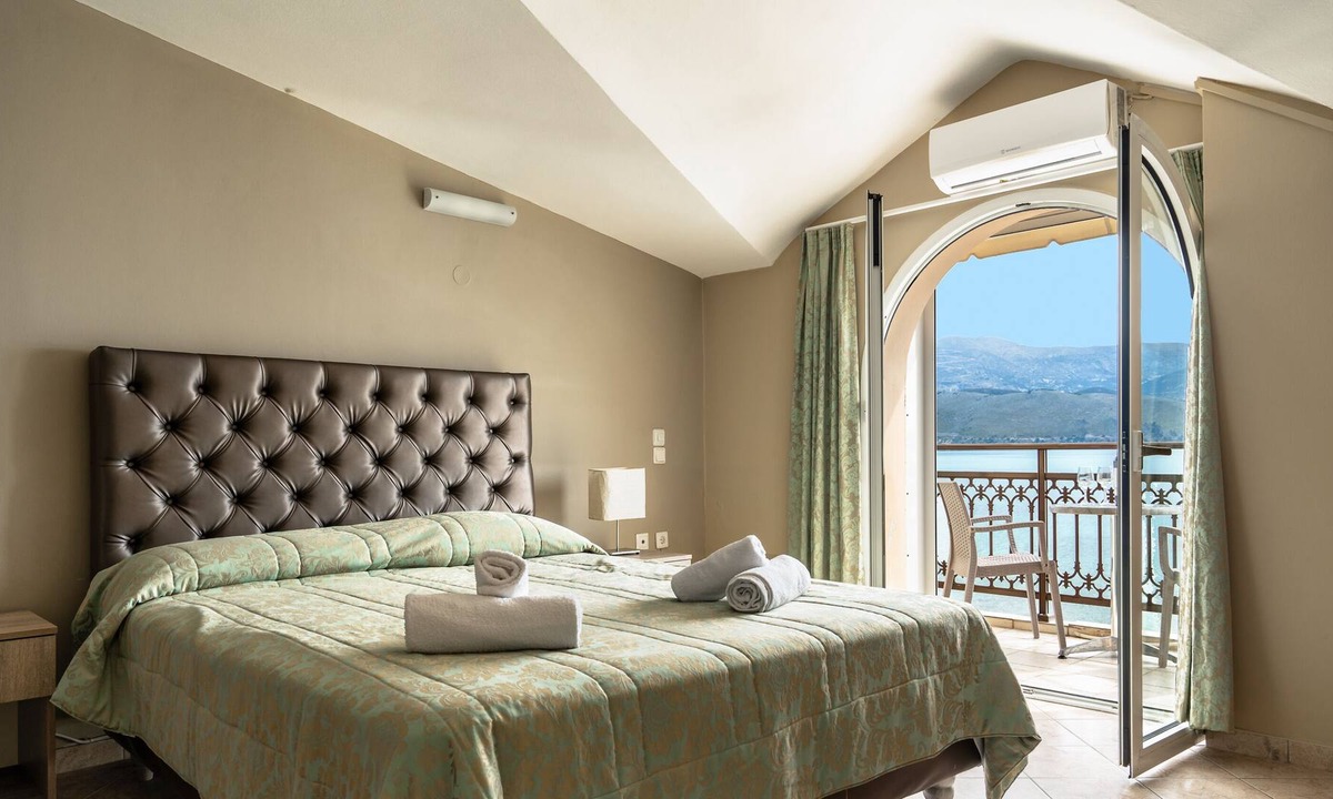 Lixouri Apartment | Studio Apartment 'Zois 12' with Sea View, Wi-Fi and Air Conditioning