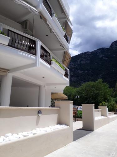 Kamena Vourla House | Studios Souropanis