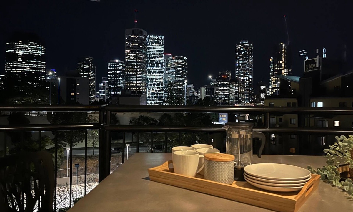 New Farm Apartment | Stunning One Bedroom Unit in the Heart of Kangaroo Point