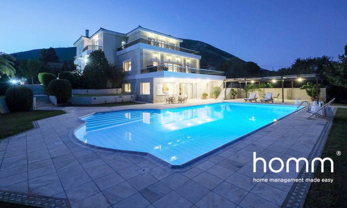 Kropia Villa | Sublime Luxurious homm Villa in Paiania