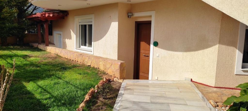 Spata-Artemida Apartment | Sucasa