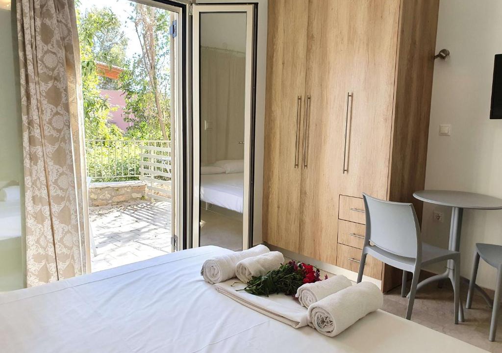 Stoupa Apartment | Tasos 2