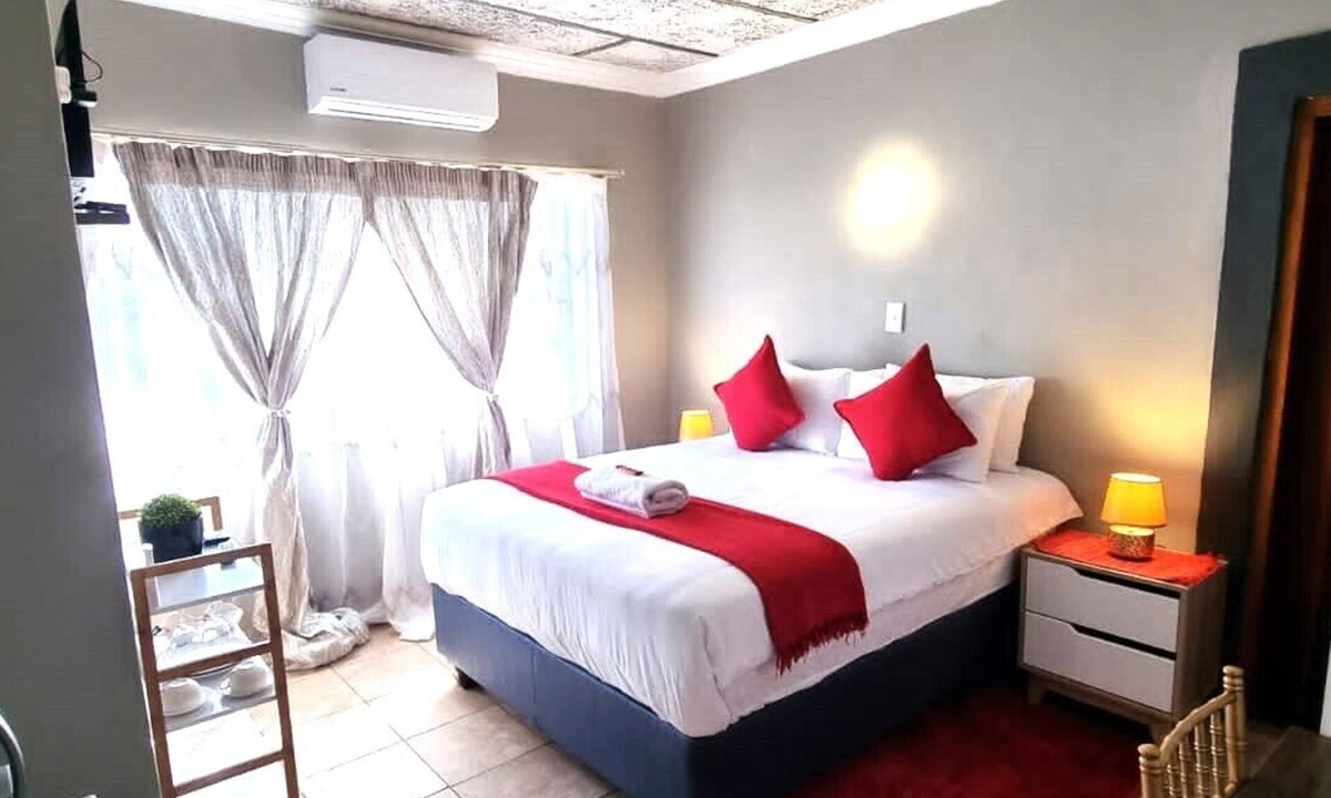 Thabazimbi House | TEE CEE MARVELOUS GUEST HOUSE