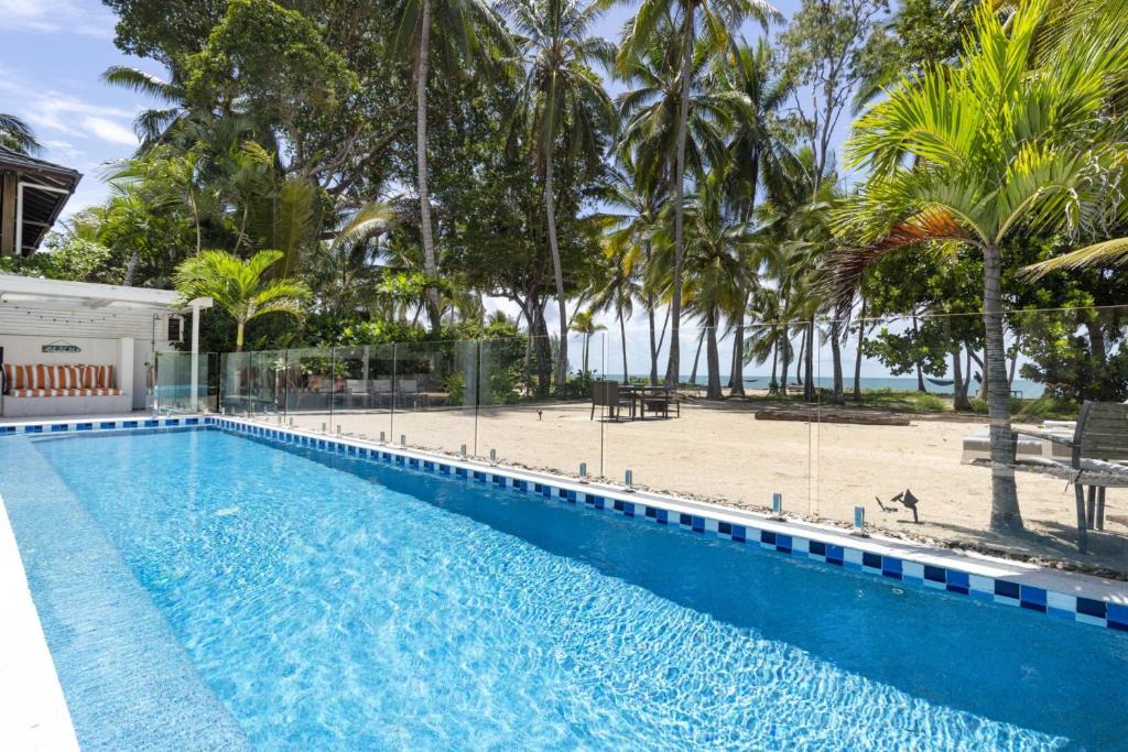 Oak Beach House | Tenterfield Beachfront Luxury 4 Bedroom Holiday Home