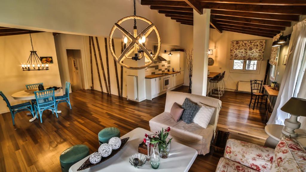 Kropia House | TERRA Paradiso w/ basketball court