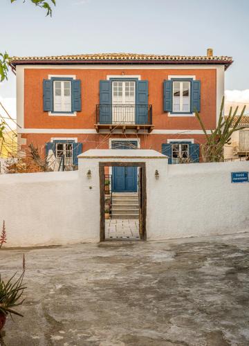 Galaxidi Villa | The 1813 Painter's Villa by Neuvel