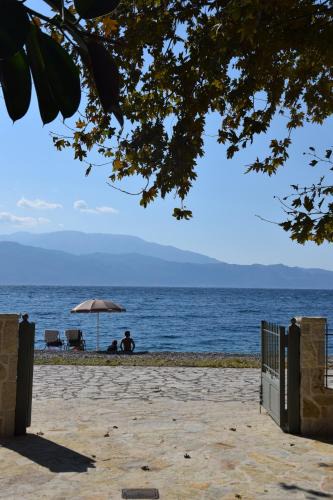 Skaloma Villa | The Beach House, Skaloma