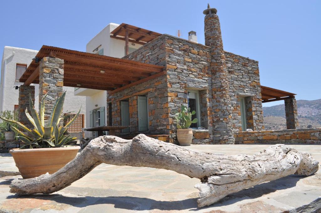 Korissia Villa | The Hill Top House in Kea