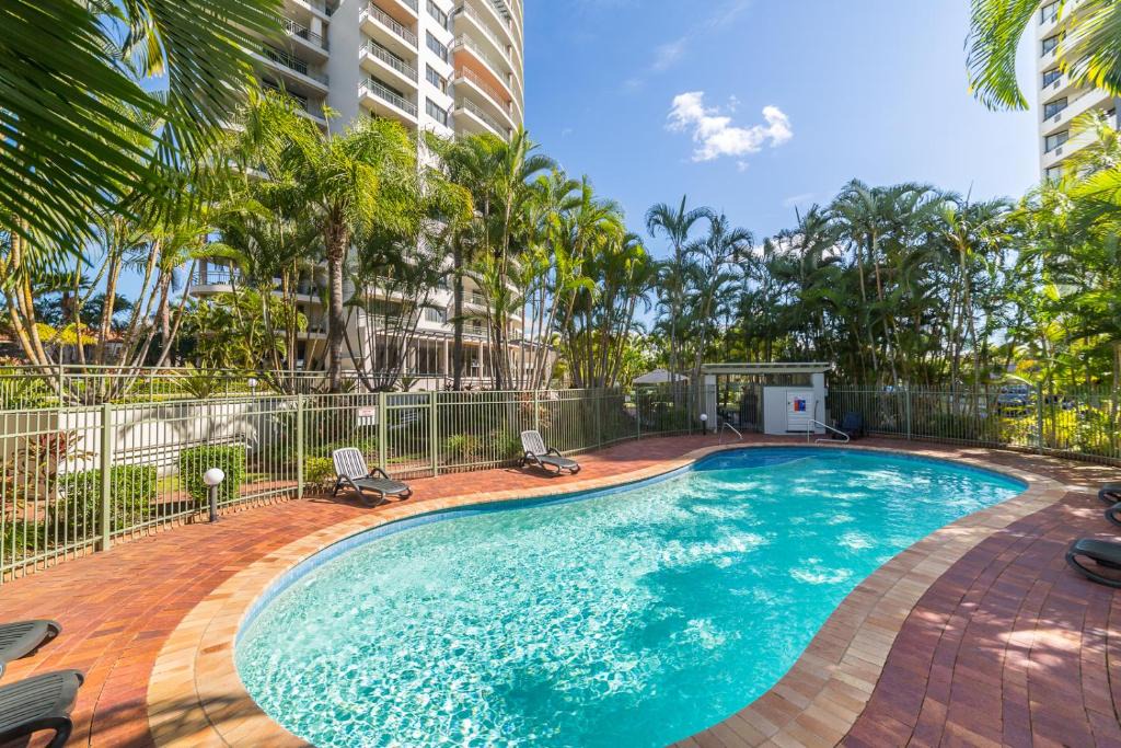 Main Beach Apartment | The Meriton Apartments on Main Beach