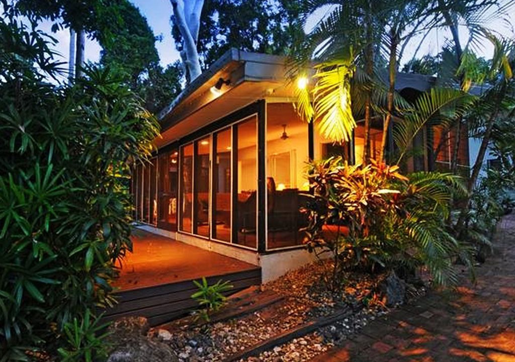 Oak Beach House | The Oak Beach Beachhouse 24 Oak Beach Rd