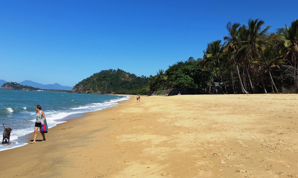 Trinity Beach House | The Sanctuary Retreat