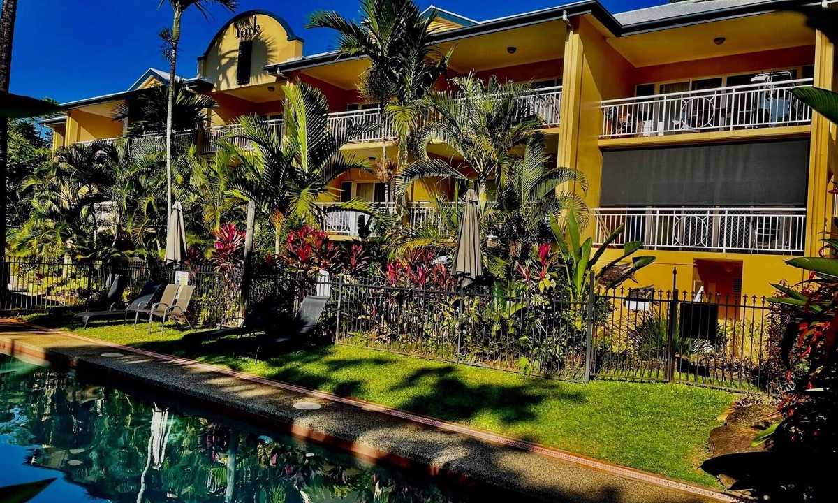 Yorkeys Knob Apartment | The York Beachfront Holiday Apartments