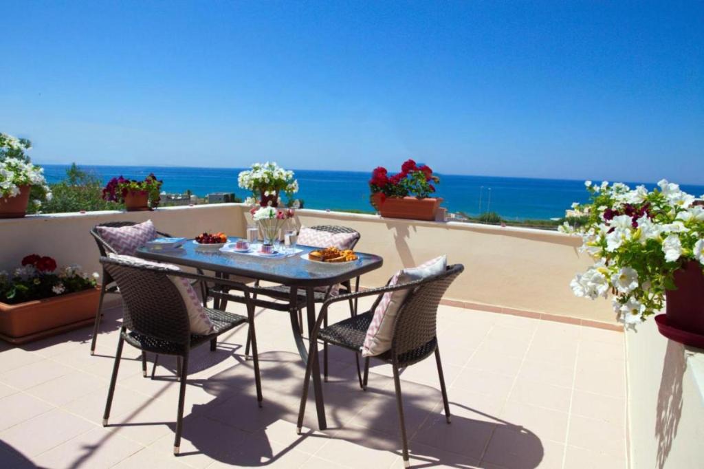 Sfakaki Apartment | Theodore Seaview Home