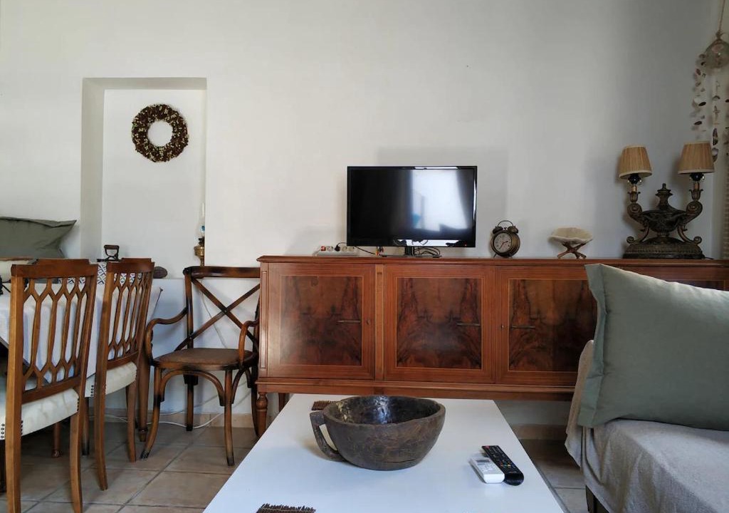 Aegina Town House | Theonis House. Hearth of town with roof-garden