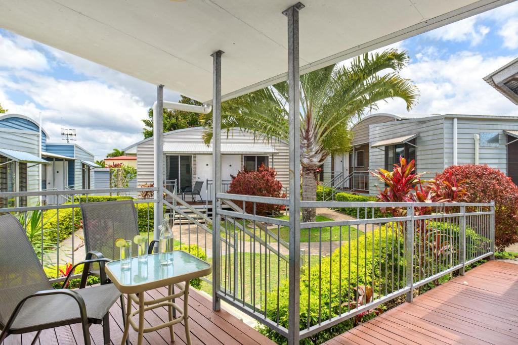 Tin Can Bay Hotel | Tin Can Bay's Sleepy Lagoon Motel