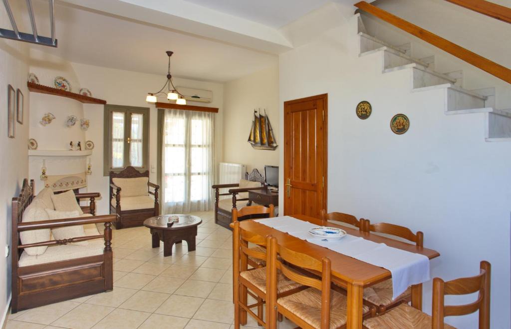 Skiros Apartment | To Pithari