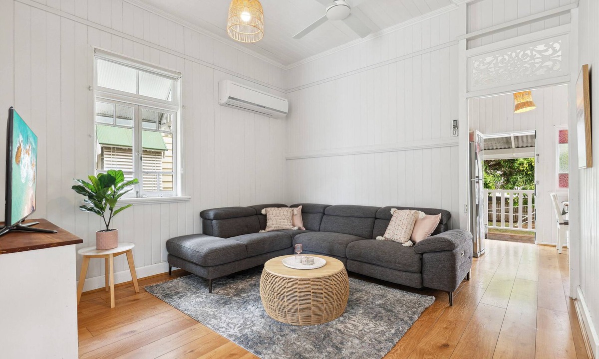 Nundah House | Tranquil 3-Bed Family Home with Spacious Backyard