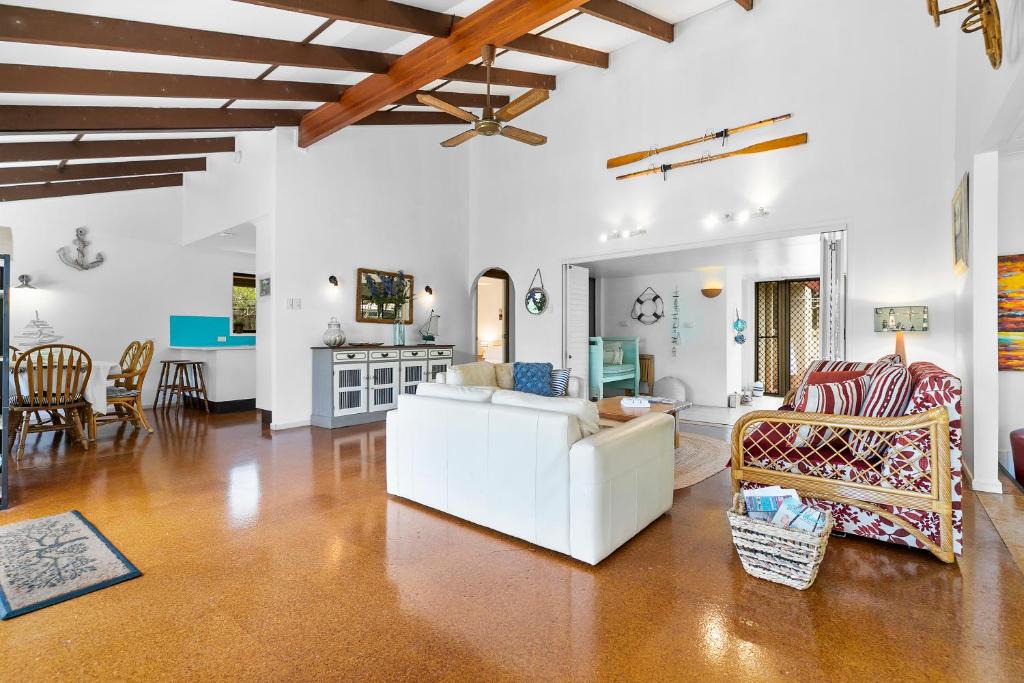 Bongaree House | Tuscany by the Sea