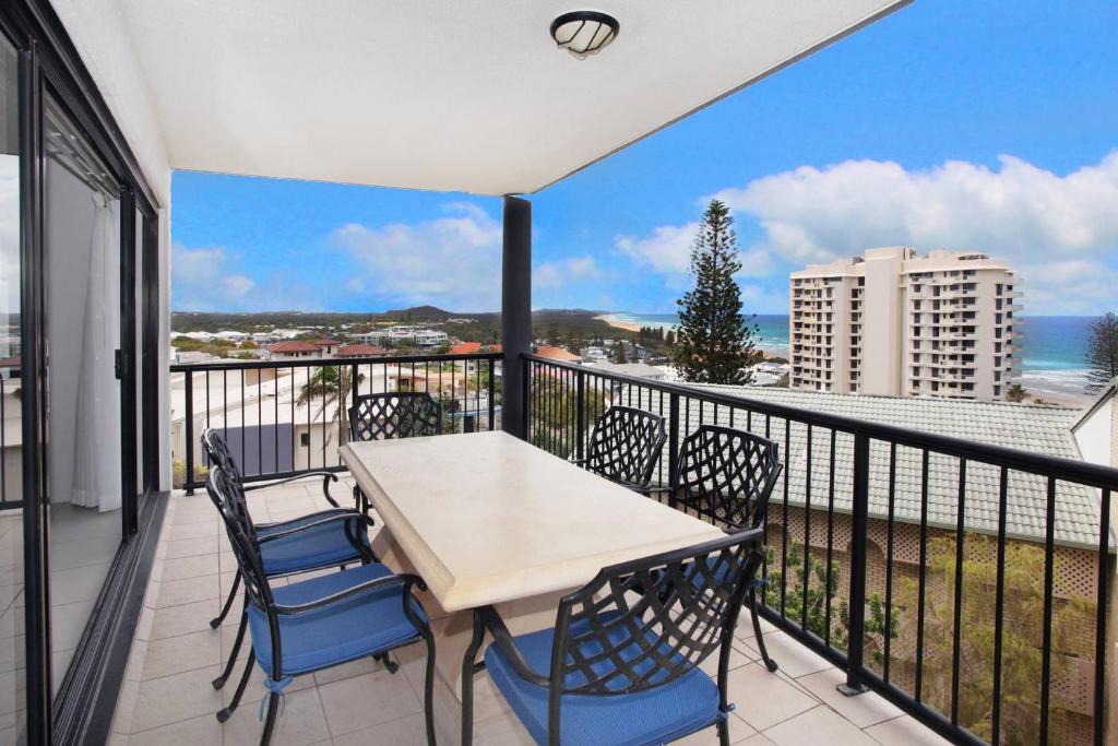Coolum Beach Apartment | Unit 4 Beaumont Sur Mer