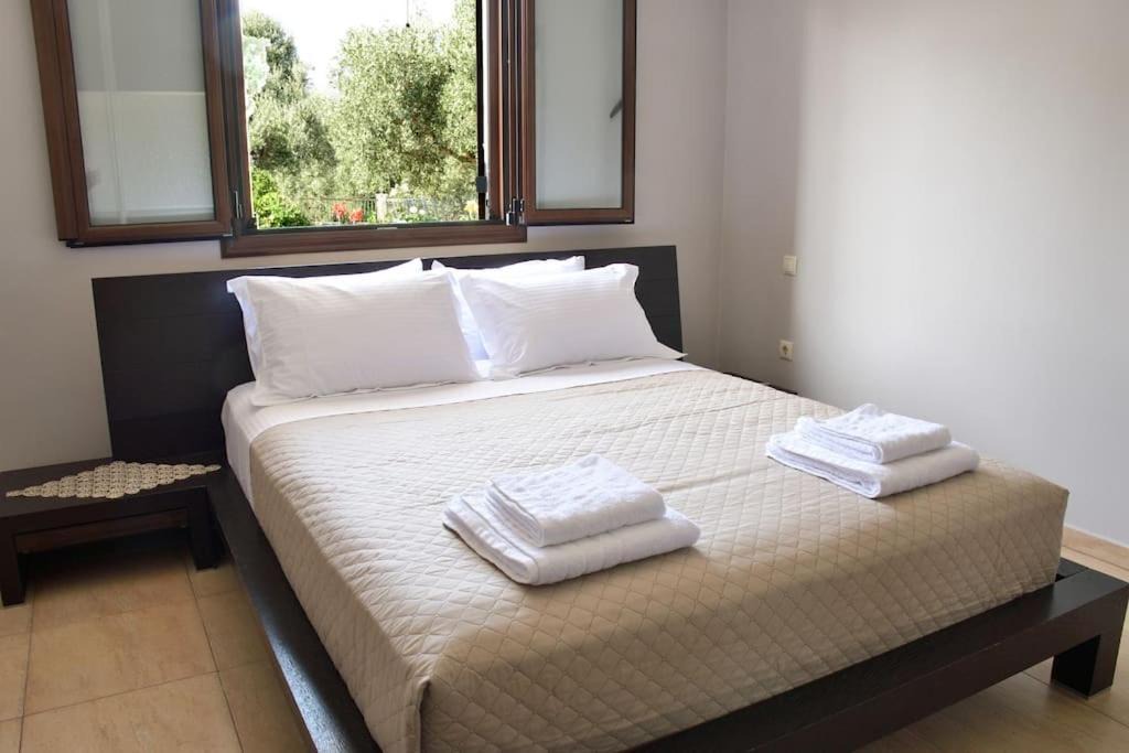 Platrithias Villa | Villa Andrew