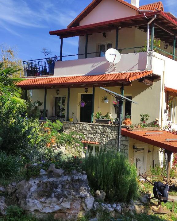Polidrosos Villa | VILLA DOROTHY STUDIO