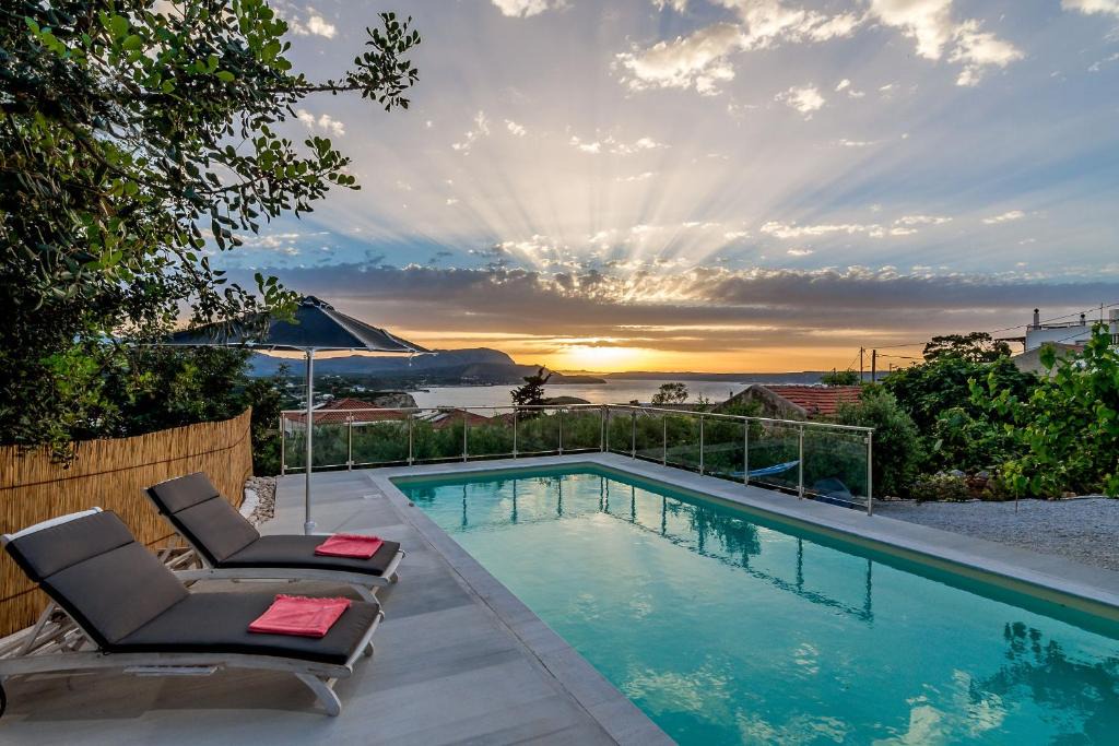 Plaka Villa | Villa Myrina with Sea View BY APOKORONAS-VILLAS