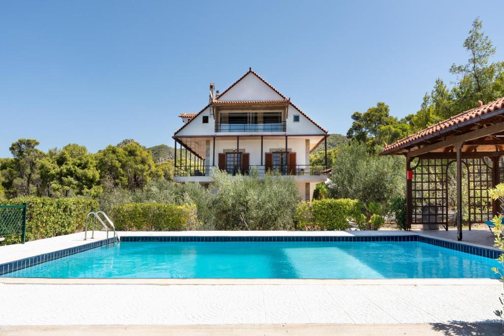 Loutraki-Agioi Theodoroi Villa | Villa Sterna