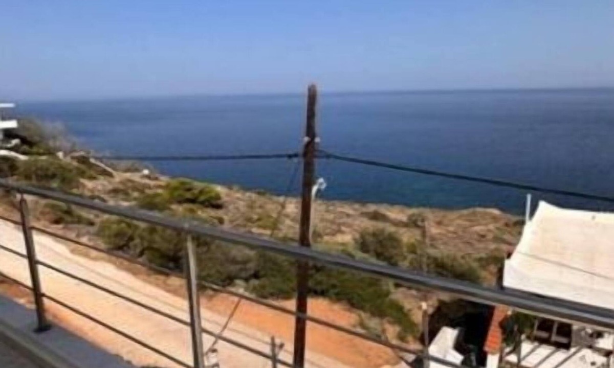 Kaki Thalassa Villa | Villa with pool and jacuzzi.