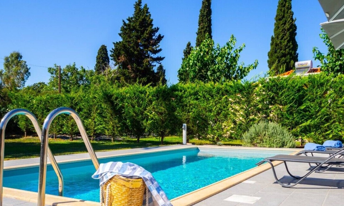 Ntomata Villa | Villa with private pool in Svoronata near Avithos beach