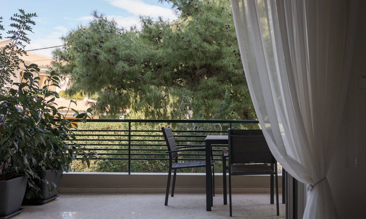 Vouliagmeni Apartment | Vouliagmeni Stylish Apartment
