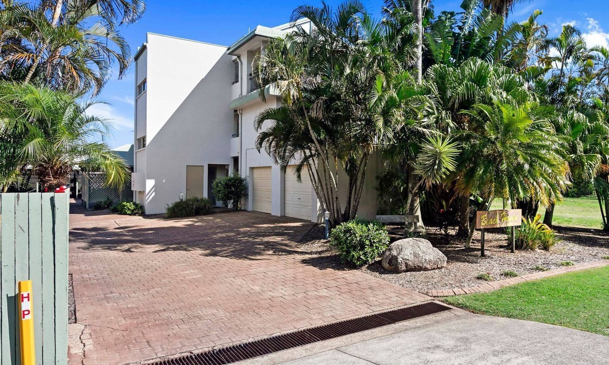 Pialba Apartment | Walk To The Beach in Pialba