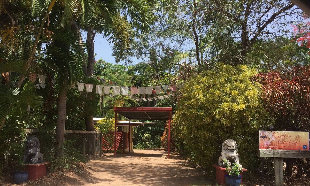 Nelly Bay Cottage | Wheelchair Accessible with Assistance Cottage in a peaceful place.