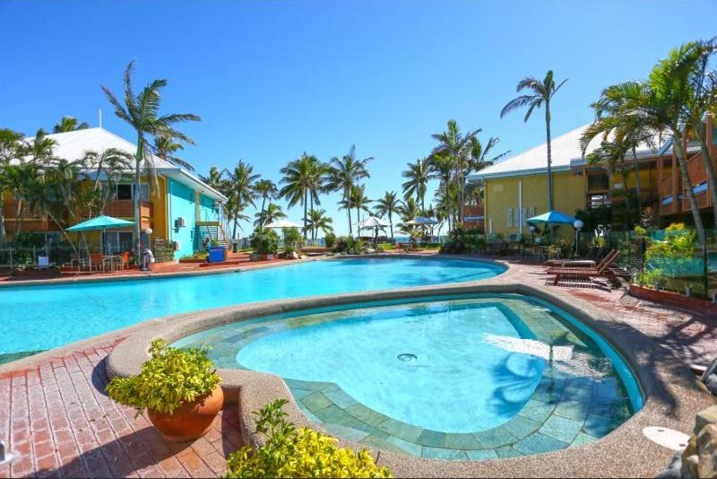 Dolphin Heads Apartment | WhitsunStays - The Resort by the Sea