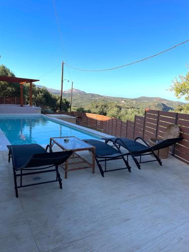 Karpenisi Villa | Wild Tulip Escape