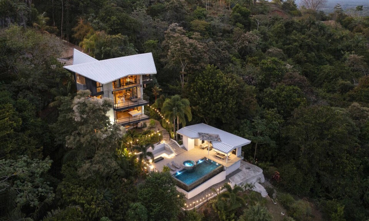 Valle Pura Vida House | Zen Jungle Oasis ~ Infinity Pool ~ Stunning Views