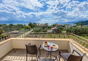 2 Bedroom Cozy Apartment In Nafpaktos